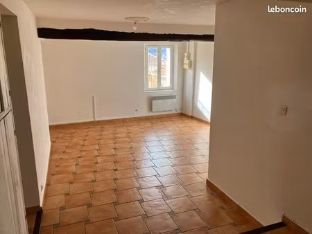 t3 dans le vieux hyères