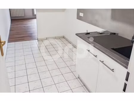 location appartement  m² t-2 à longperrier  650 €
