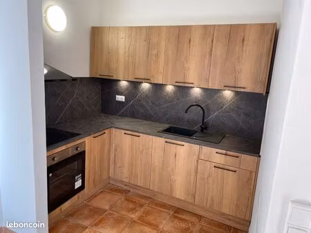 appartement 2 pièces 40m2 saint-maximin