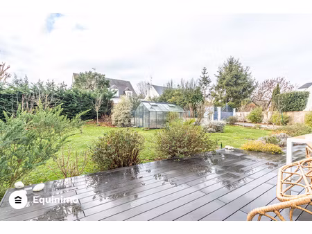 maison individuelle de 226m2 avec jardin  située rue de la m