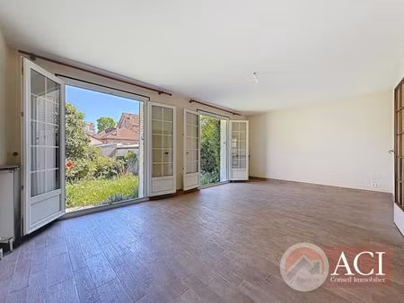 maison à usage d'habitation édifiée sur 339m2