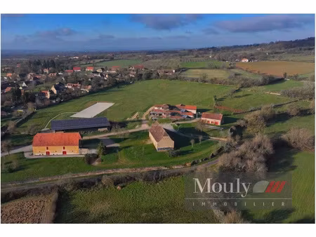 propriete equestre comprenant une belle maison contemporai
