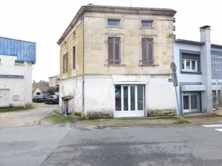vente maison 4 pièces 130 m² saint-savin (33920)