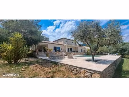 villa 250m2 au calme