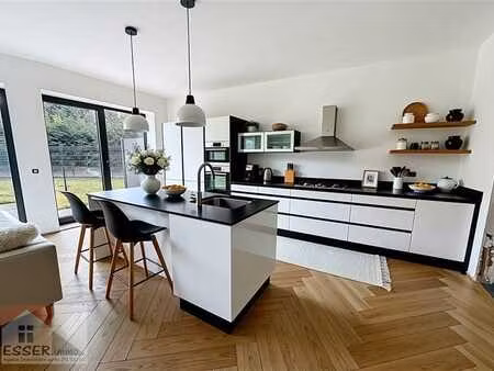 rdc 3 chambres + jardin privatif