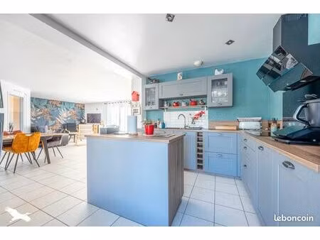 pavillon 6 pièces 155 m²