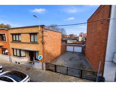 maison 3 facades - 3ch avec autre parcelle 2 garages