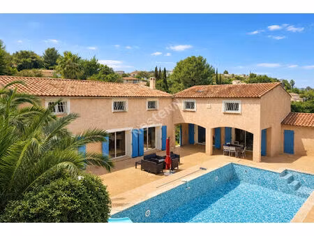 villa carqueiranne 9 pièce(s) 190 m2