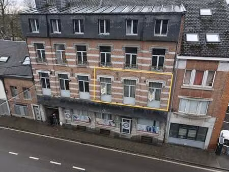 appartement 2 chambres avec parking extérieur et cave