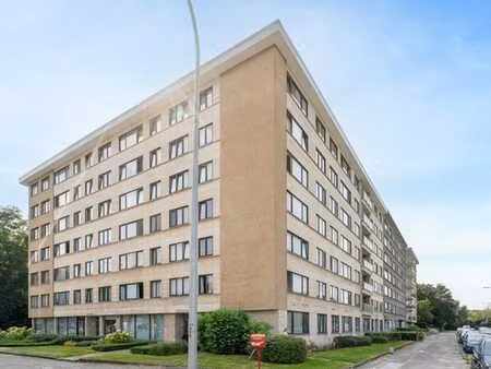 appartement lumineux et rénové (2 chambres et terrasse)