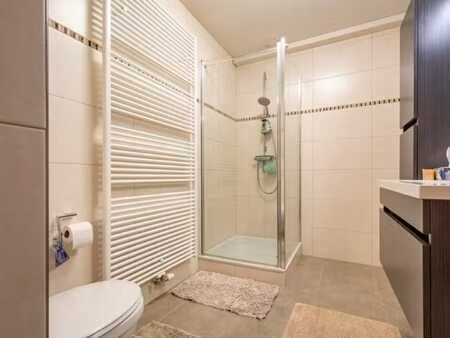 commercieel gelegen handelspand/appartement  momenteel ui...