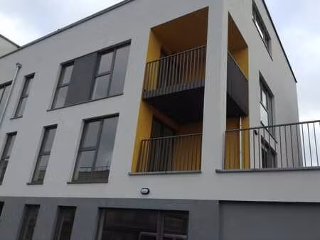 lumineux appartement 2 chambres à proximité de la meuse