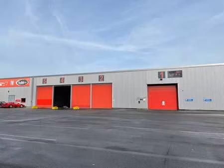 entrepôt à louer à ans