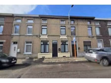 maison rénovée 4 chambres  quartier calme à gosselie