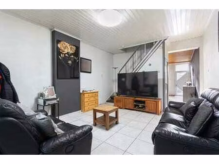 belle maison 2 chambres avec terrasse et jardin