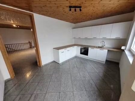 maison sans travaux fraîchement rénovée avec 2 garages