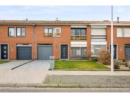 maison prête à emménager avec 4 chambres  jardin ensoleillé