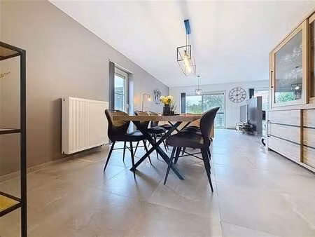 construction 3 façades de 2015 – 4 chambres  garage et jardi