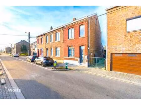 maison semi-mitoyenne avec terrasse et jardin !