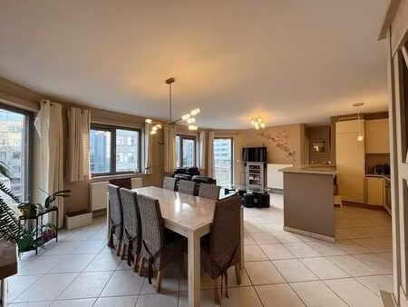 colonel bourg magnifique appartement 2 chambres et 1 bure...