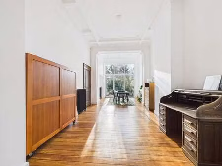 appartement à louer à saint-gilles € 2.100 (lkyw2) - realtycare | zimmo