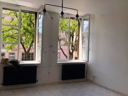 f2bis/f3-2 min de la place des vosges