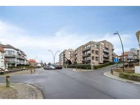 twee slaapkamer appartement op 3 min wandelen van zeedijk...