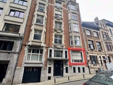 prox flagey - studio avec coin chambre