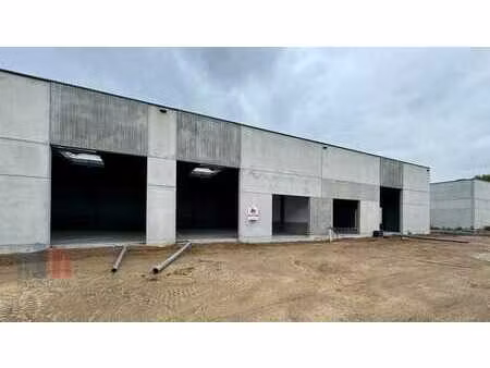 240 m² de nouvelle construction  unité pme à louer le lon...