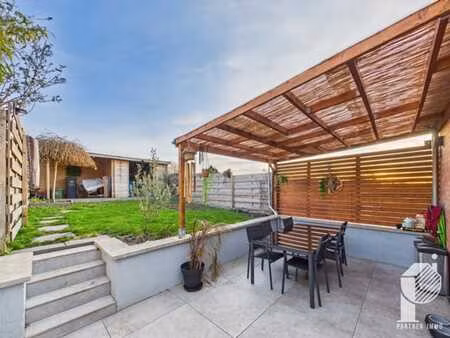 maison d'habitation 3 (poss.4) chambres  terrasse et jardin.