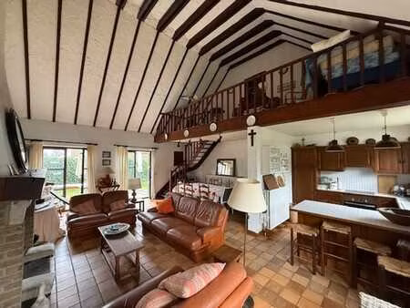 jolie maison familiale  pleine de charme 