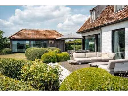 sublime villa avec piscine et dépendances