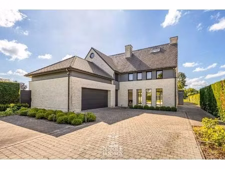 energiezuinige villa met vijf slaapkamers in een rustige  groene omgeving