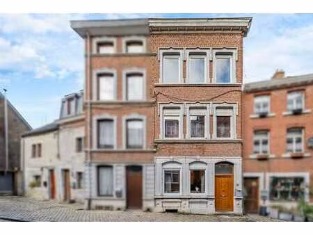 immeuble de rapport composé de deux appartements peb d et c