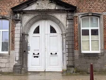 studio avec mezzanine dans logement collectif