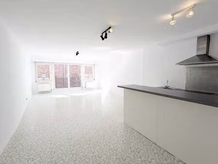 lumineux studio au centre de wavre