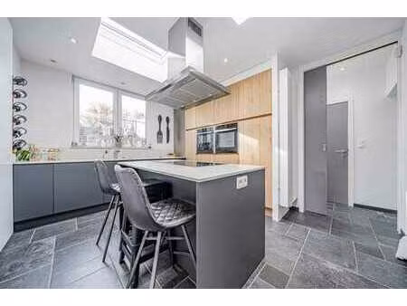 grande maison  terrasse  panneaux  élec conforme et peb c !