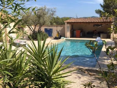 villa 4 pièces 140 m²