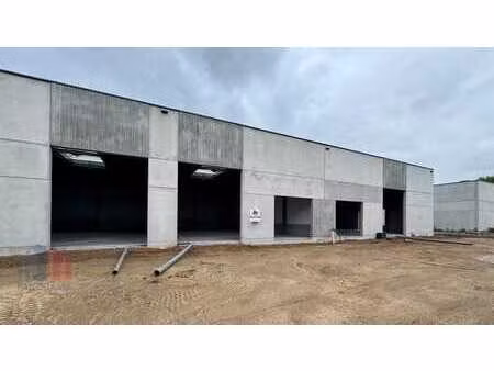 240 m² de nouvelle construction  unité pme à louer le lon...