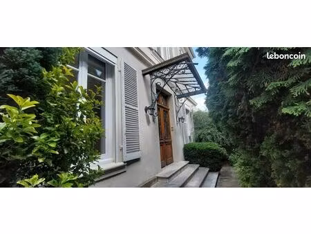 maison 7 pièces 278 m²