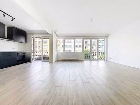 quartier lebon/delta - appartement 3 chambres + terrasse s-o