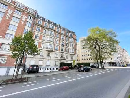 à deux pas de montgomery et des transports en commun