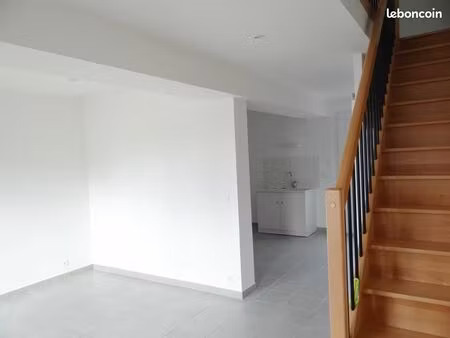 loue f2 duplex de 60 m² à sommesous
