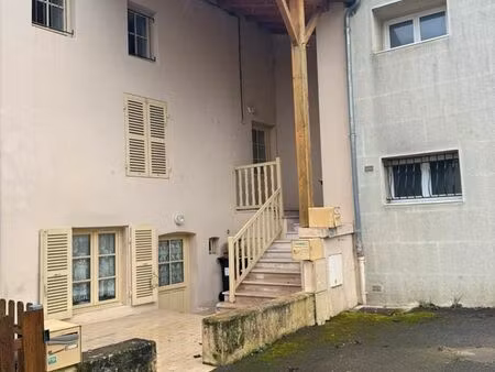 appartement rénové 2 pieces à uchizy