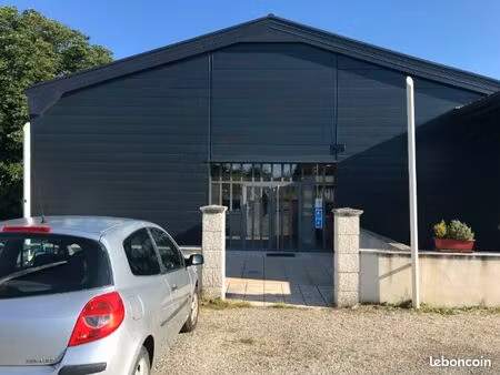 local bureaux 215 m²