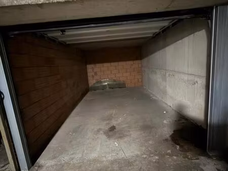 location a l'annee garage