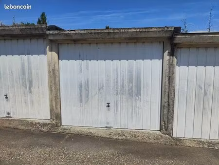 garage individuel situé aux hauts d'auxerre