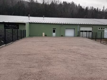 local commercial 120 m² avec grand parking