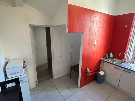 loue dans le haut de orgement un studio de 25 m² donnant sur cour intérieur