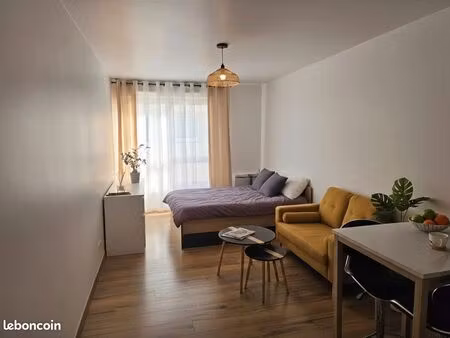 studio 27 m² rénové et meublé – parking – colombes
